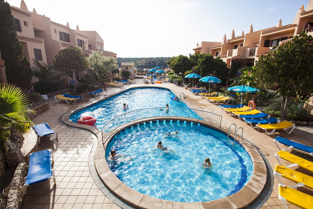 Bahia Park Hotel Cala En Porter  Bagian luar foto