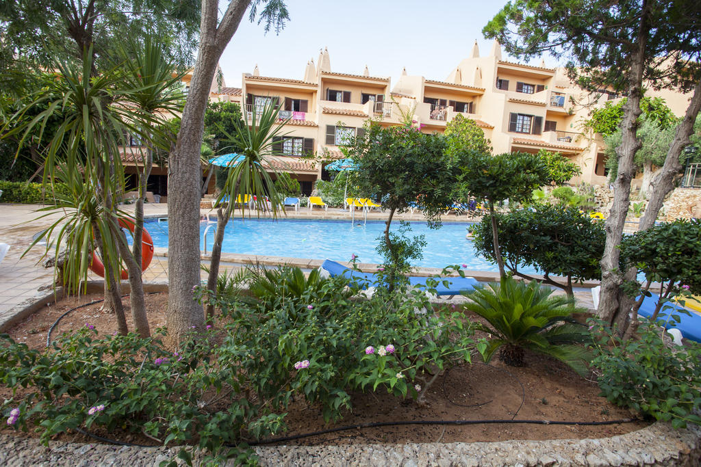 Bahia Park Hotel Cala En Porter  Bagian luar foto