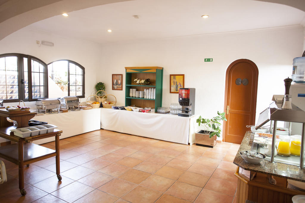 Bahia Park Hotel Cala En Porter  Bagian luar foto
