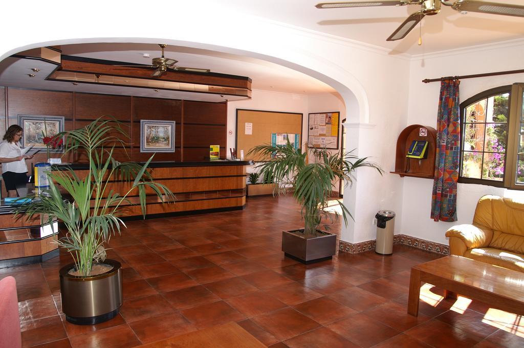 Bahia Park Hotel Cala En Porter  Bagian luar foto