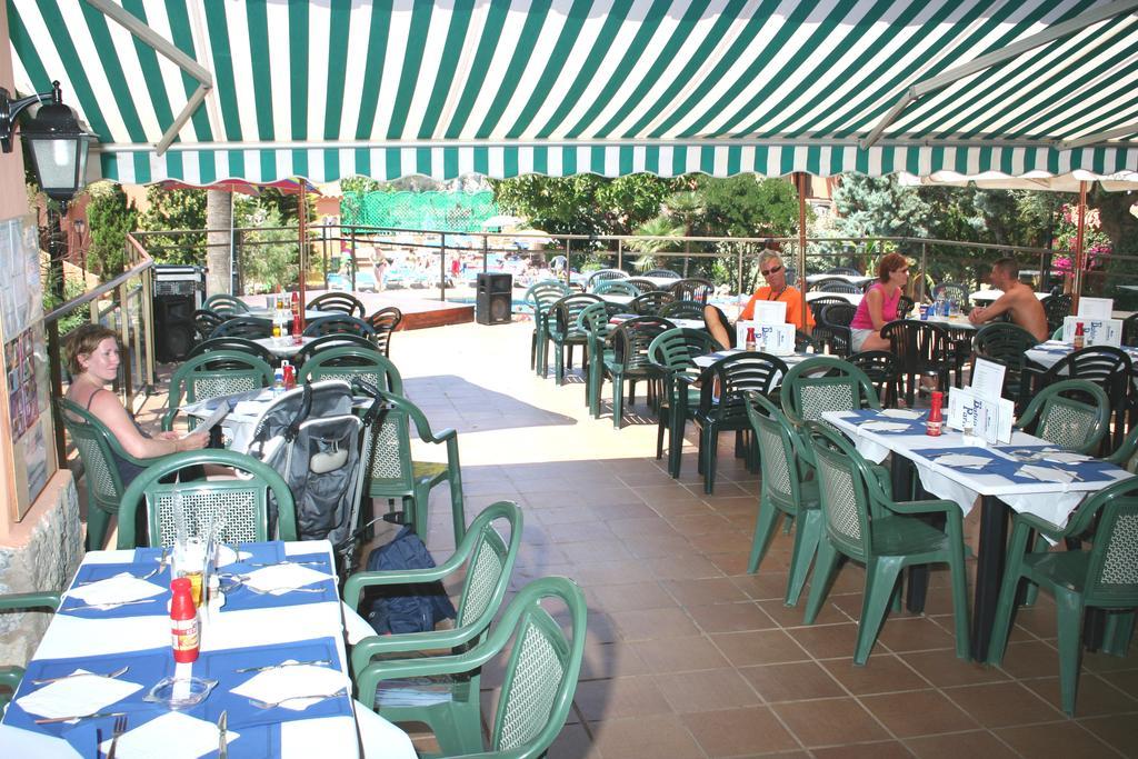 Bahia Park Hotel Cala En Porter  Bagian luar foto