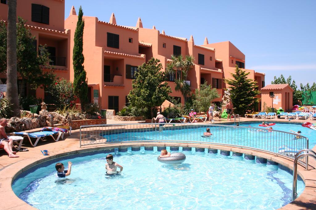 Bahia Park Hotel Cala En Porter  Bagian luar foto